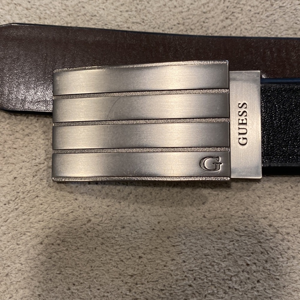 Mens black Guess belt. - Picture 2 of 3